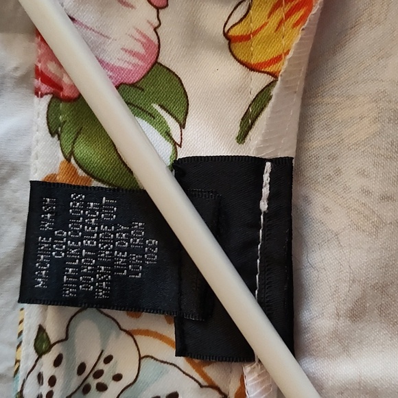 Rafaella Mini Skirt White, Red & Green Floral Print Tropical Sateen Size 12 NWT - Picture 7 of 12